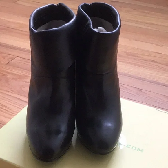 Max Studio Umberto Women’s Leather Booties - Picture 6 of 12